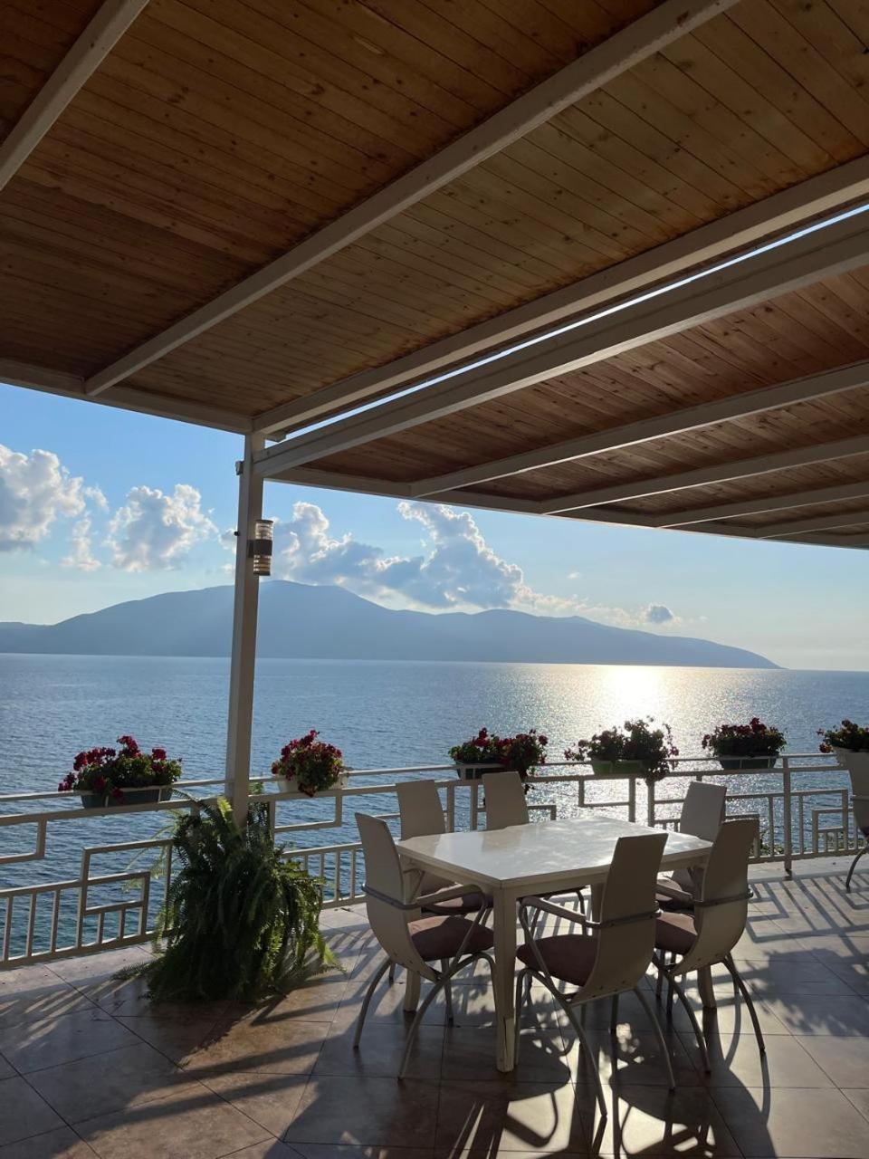 Envi Hotel Radhima Kültér fotó