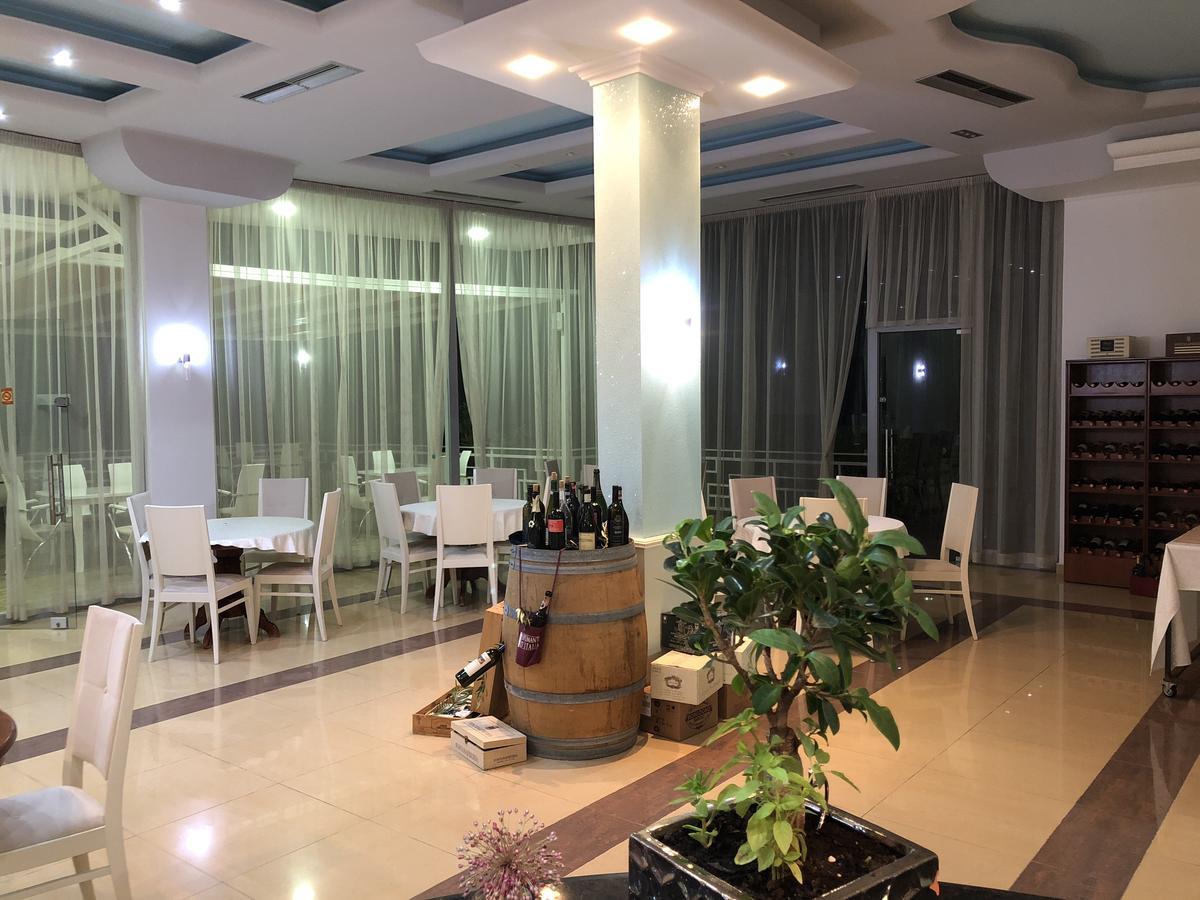Envi Hotel Radhima Kültér fotó