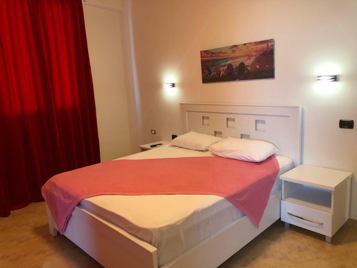 Envi Hotel Radhima Kültér fotó
